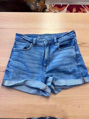 American Eagle Outfitters Medium Blue Denim Women's Rolled-Hem Shorts